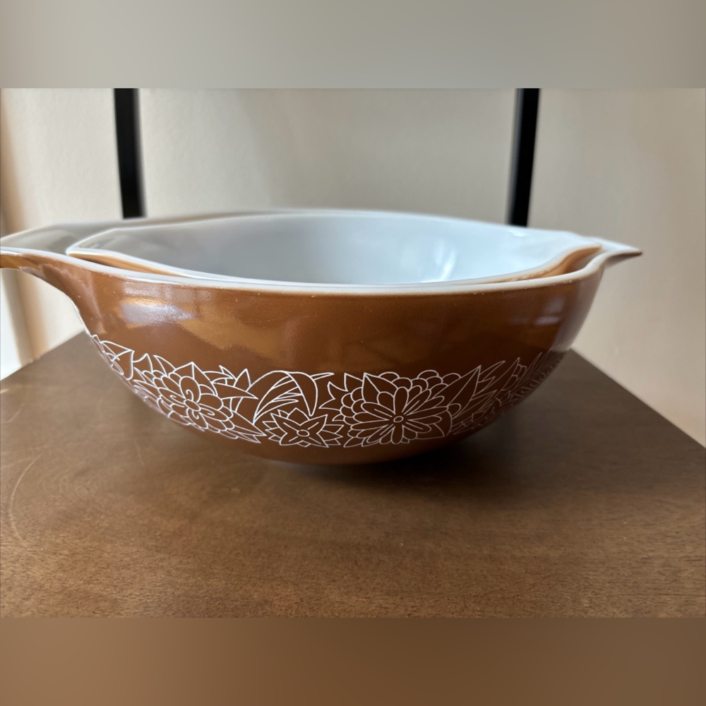 Vintage Pyrex Woodland Flowers, Cinderella 2 Piece Set Of Nesting Bowls #444/443